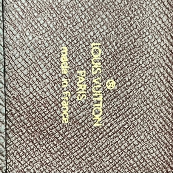 Louis Vuitton taiga document clutch with dustbag- Authentic - Picture 4 of 13